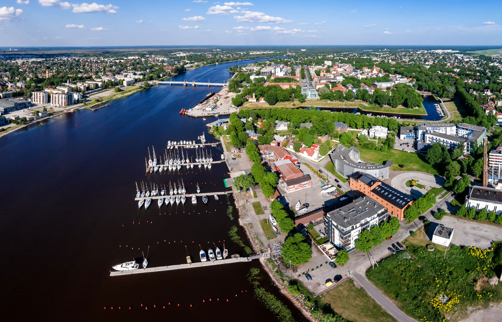 Pärnu (Пярну, Pernau)